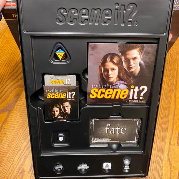 Twilight Scene It Trivia DVD Board Game - Picture 3 of 6